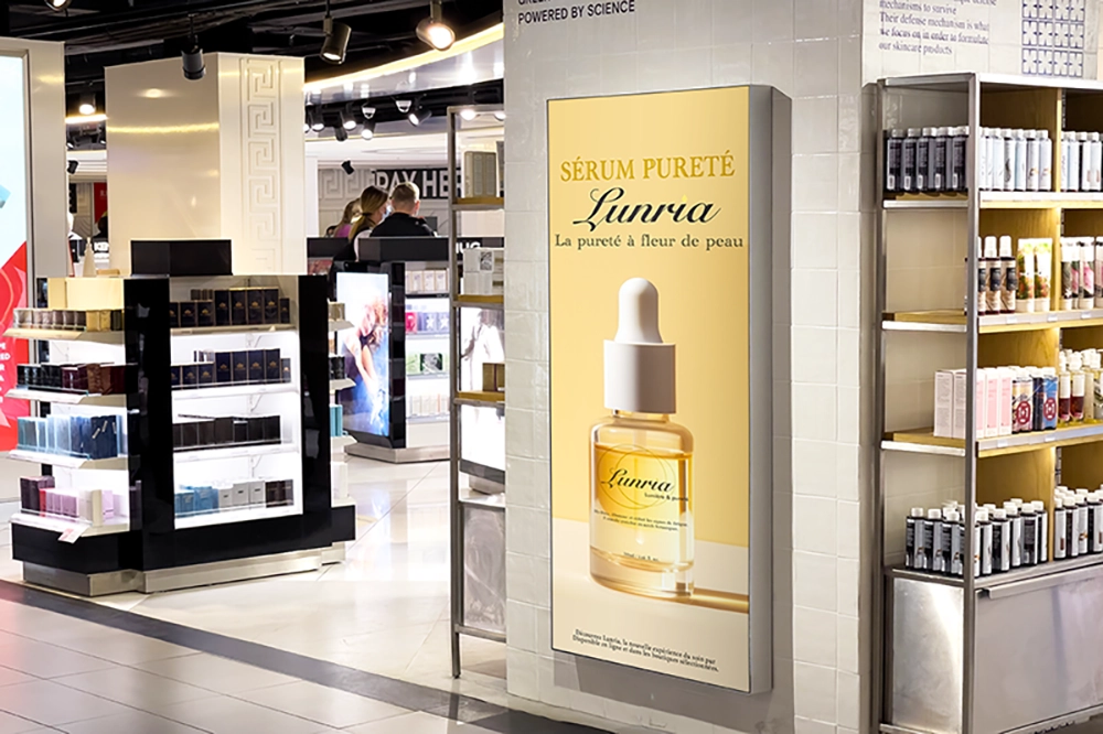 affiche publicitaire murale pour Serum Lunria